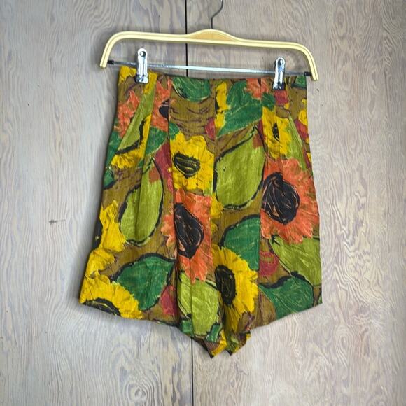 Umberto Ginocchietti Pants - Vintage NWT Umberto Ginocchietti Floral Shorts